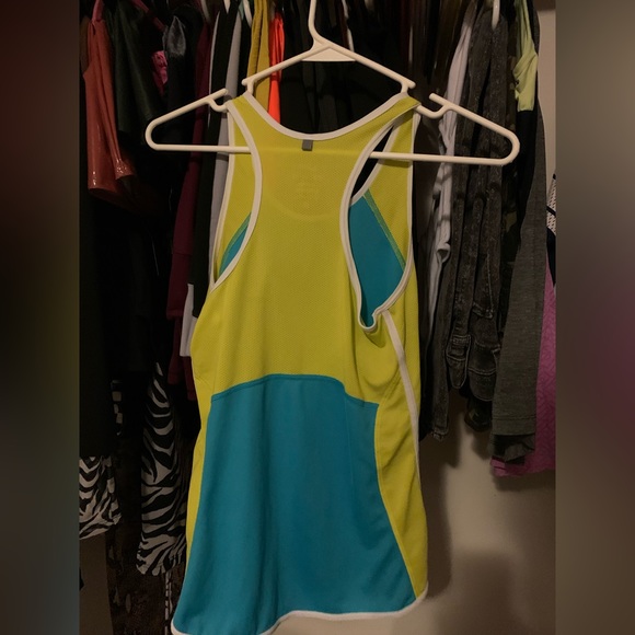 Nike Dri Fit tank - Picture 3 of 3